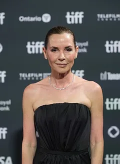 Embeth Davidtz