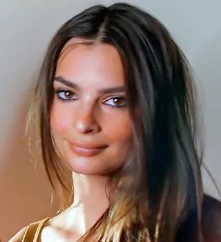 Emily Ratajkowski