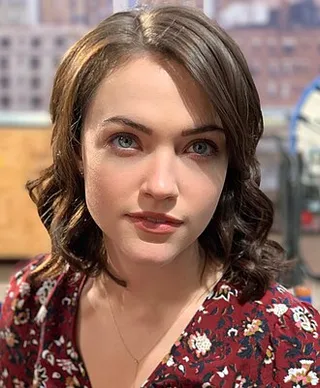 Violett Beane