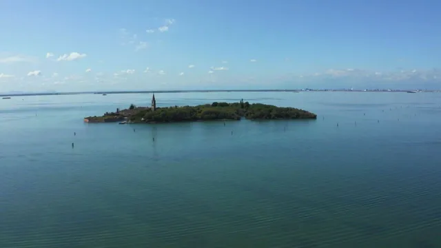 C'e' un mistero in mezzo al mare - Le isole e i loro segreti