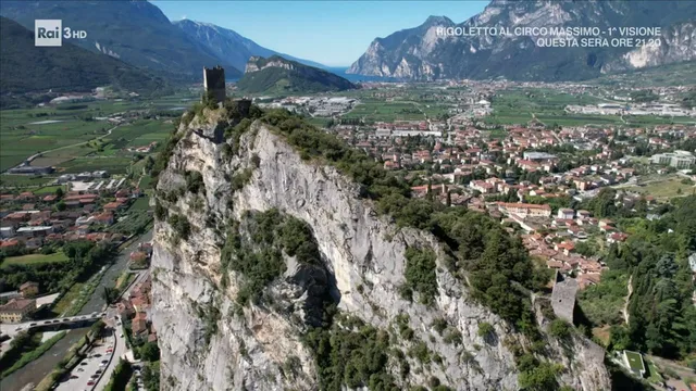 Generazione Bellezza - Un paese in vetta