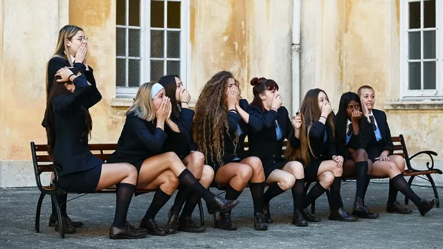 Il Collegio 5 - Seconda puntata: Il taglio dei capelli e la foto di classe
