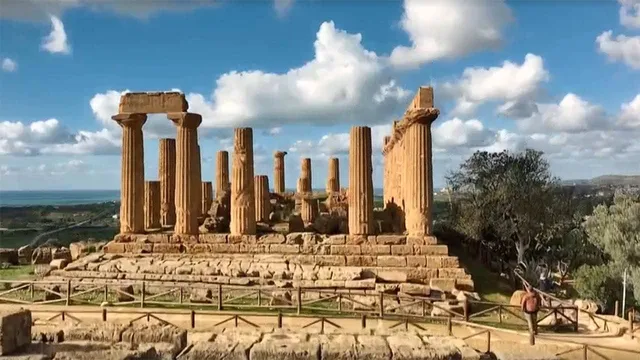 Di là dal fiume e tra gli alberi - Agrigento e la strada degli scrittori