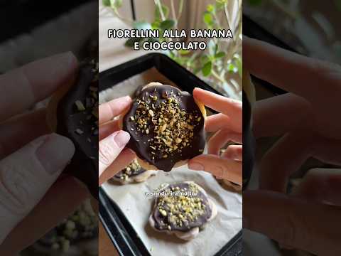 Fiorellini alla banana e cioccolato con KoRo 🍫 #collaborazione